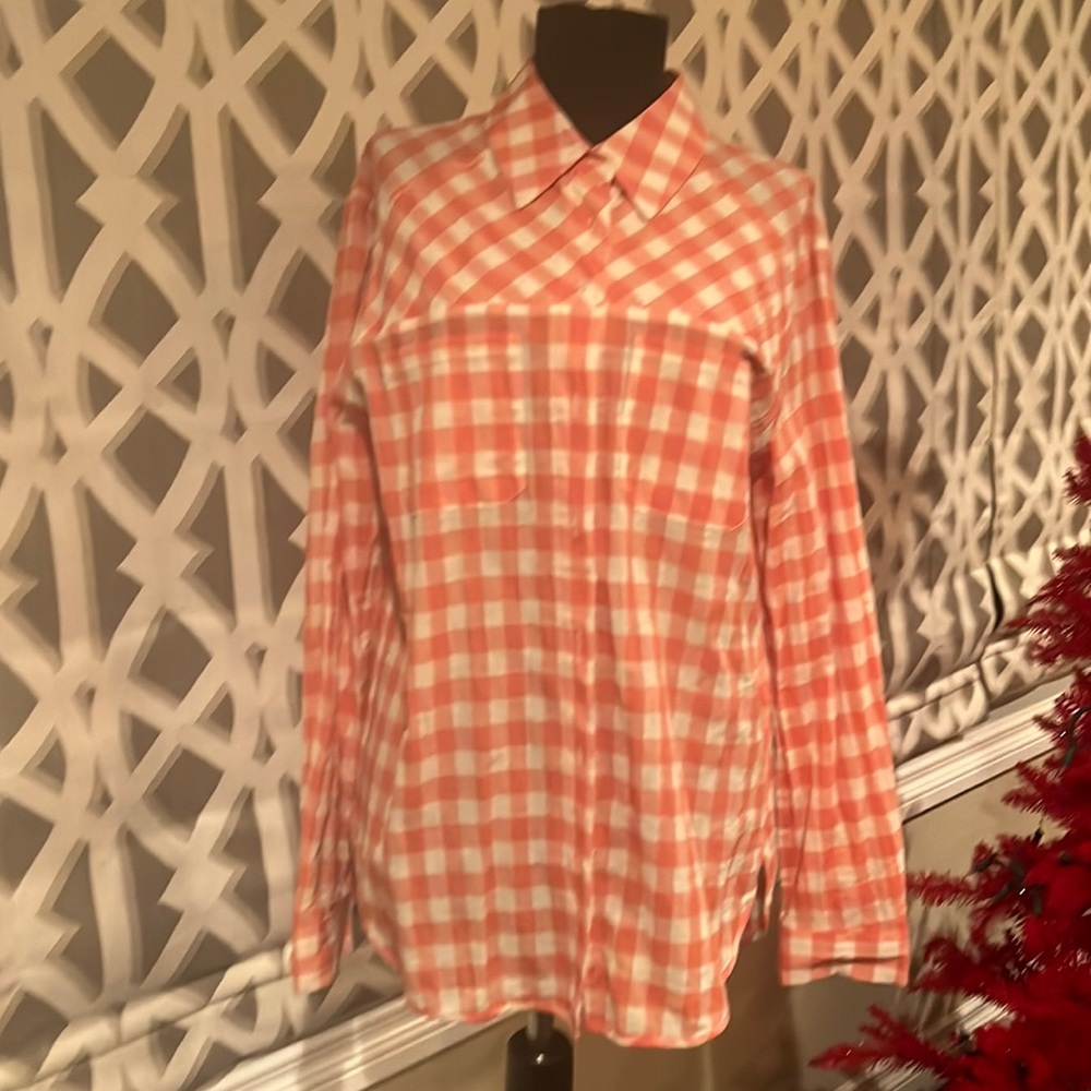 Long sleeve checkered shirt made by Ace Delivery size medium. Like new